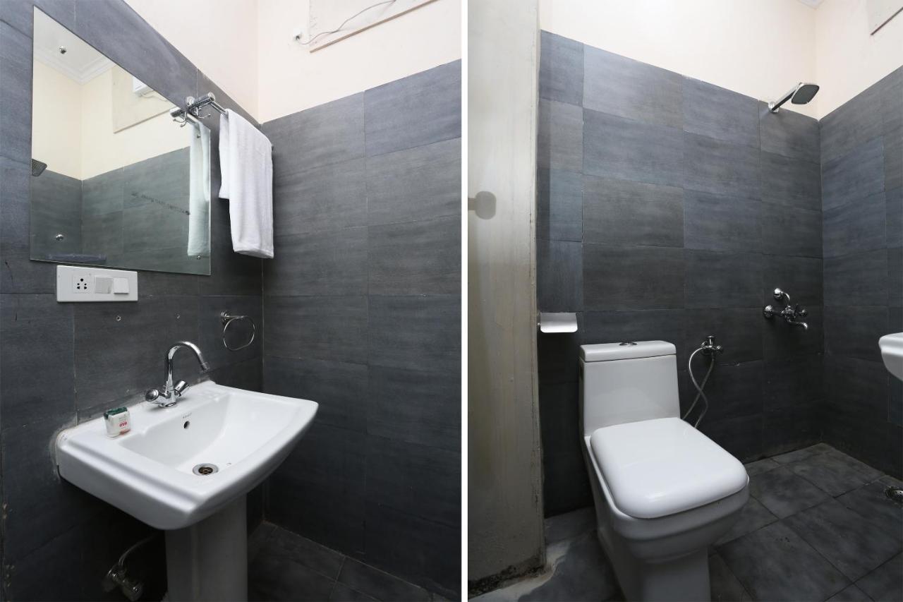 Oyo 28670 Hotel Dev Palace Gurgáon Kültér fotó