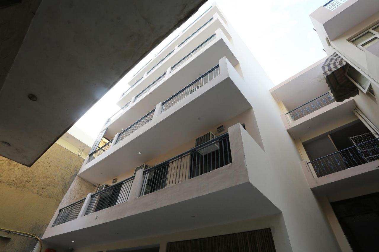 Oyo 28670 Hotel Dev Palace Gurgáon Kültér fotó